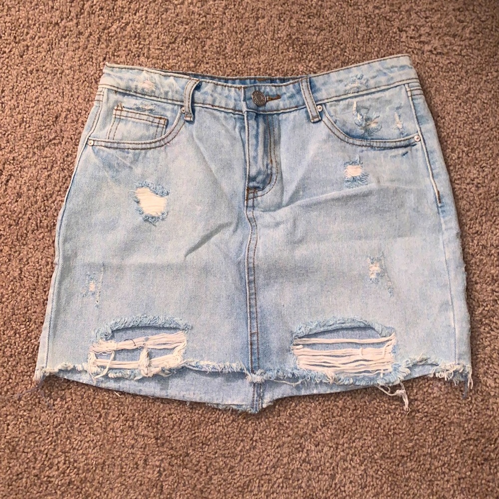 CUTE DENIM RIPPED SKIRT LIGHT WASH